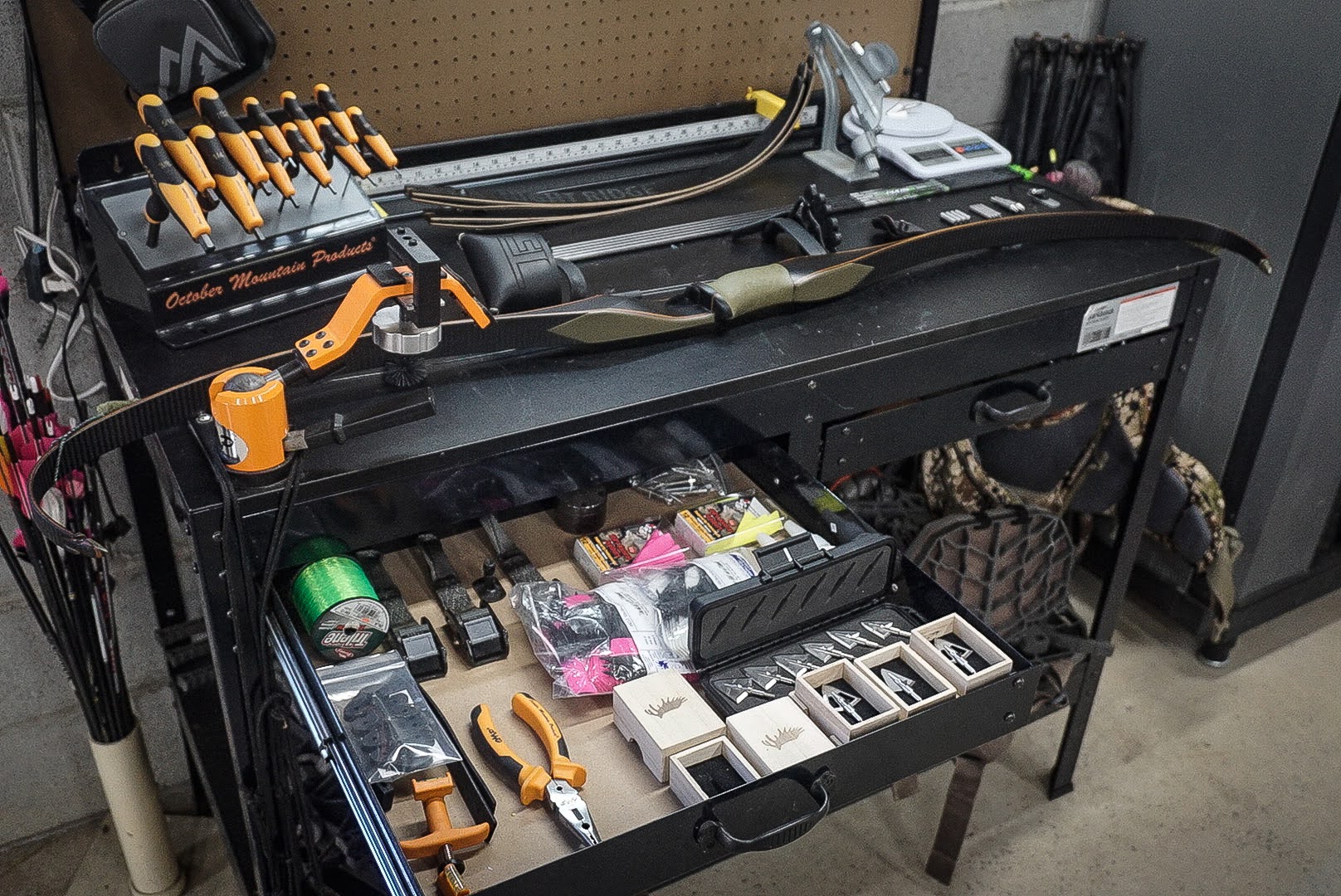 Luminans immunisering pensionist Top 6 Must-Have Tools for Your DIY Bow Shop | October Mountain Products